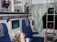 Nour sleeping car compartment